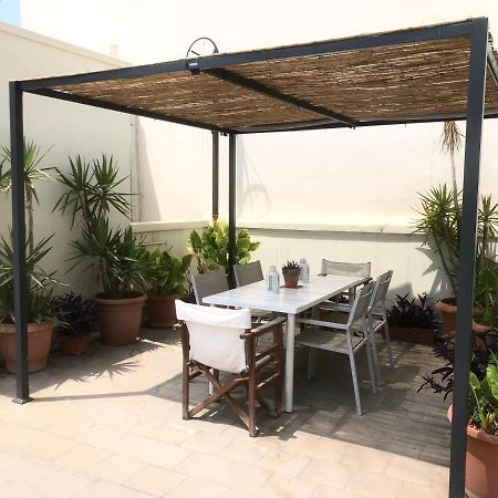 Mid Century 3 Bdr City Centre Townhouse أثينا المظهر الخارجي الصورة