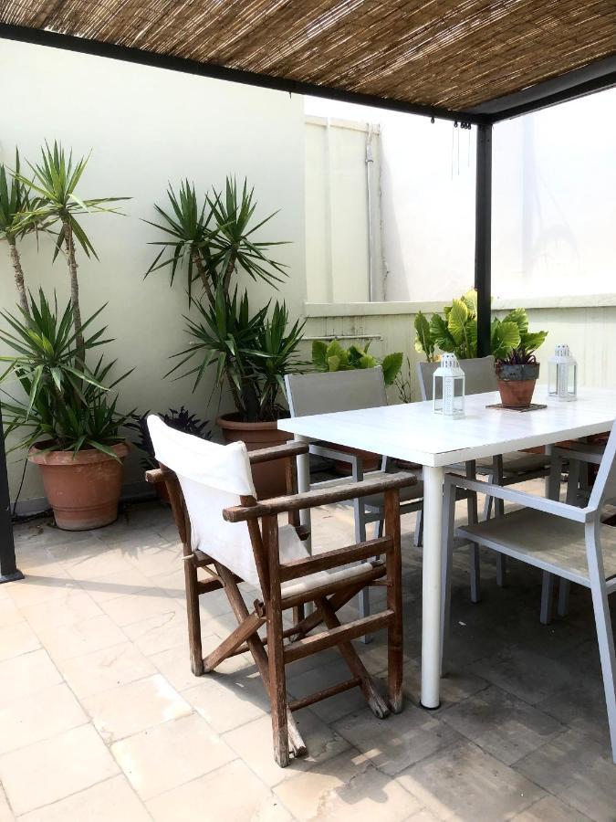 Mid Century 3 Bdr City Centre Townhouse أثينا المظهر الخارجي الصورة