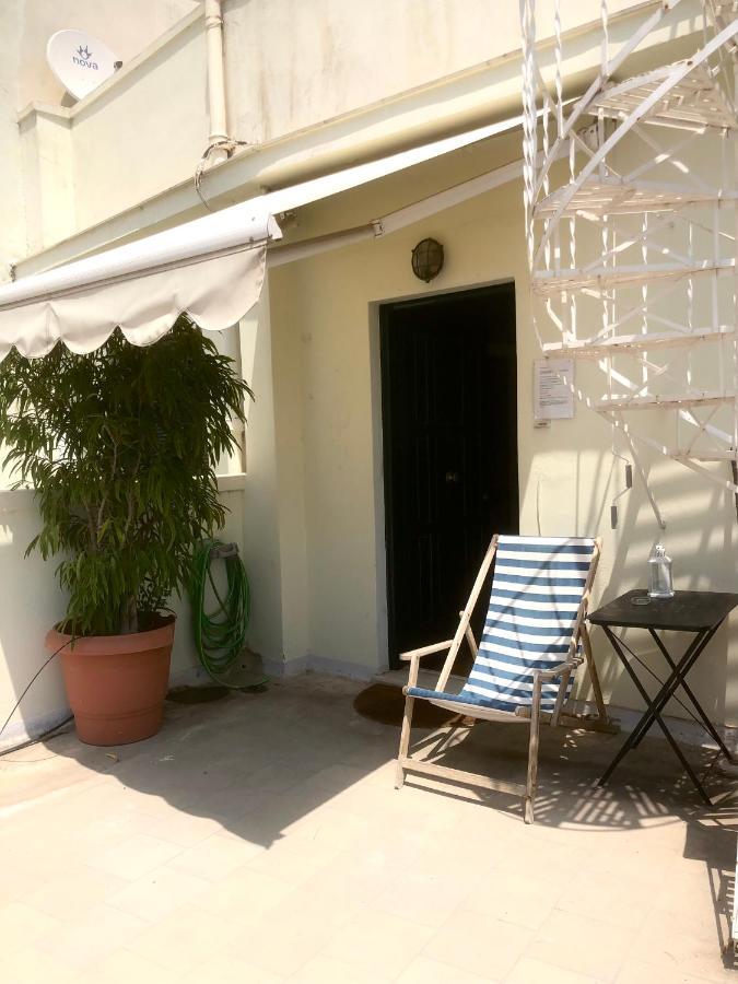 Mid Century 3 Bdr City Centre Townhouse أثينا المظهر الخارجي الصورة